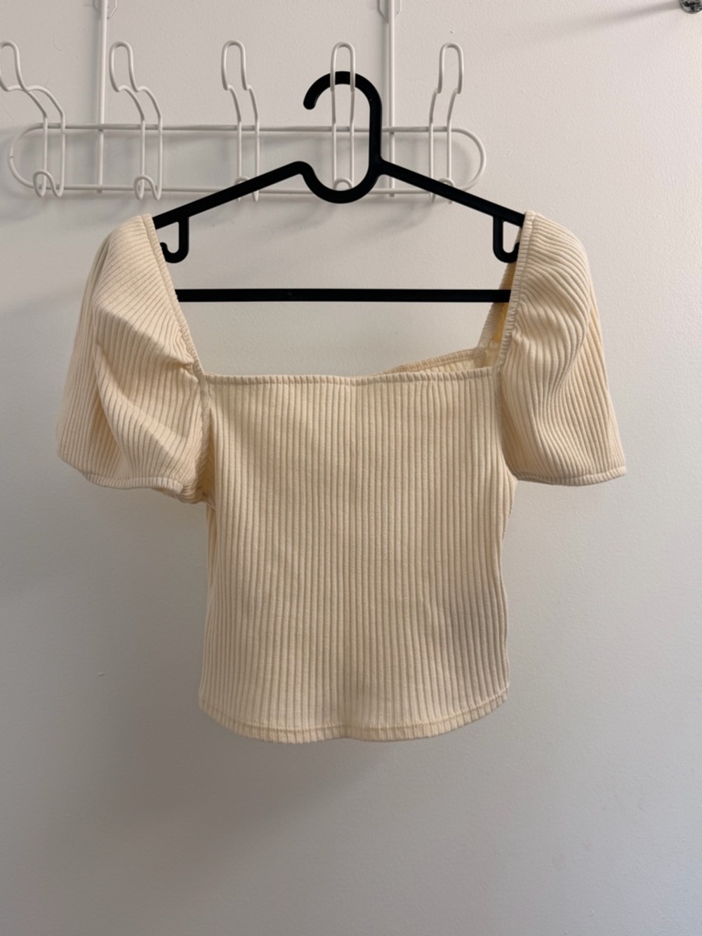 h&m cream square neck puff/cap sleeve crop shirt (size s)